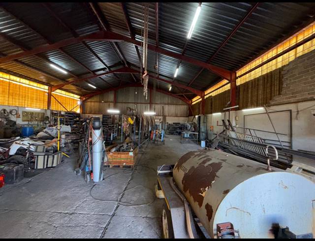 850M² WORKSHOP FOR SALE IN STAALRUS